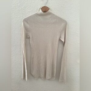 Uniqlo Mame Kurogouchi Mock Neck Cream sweater Size M